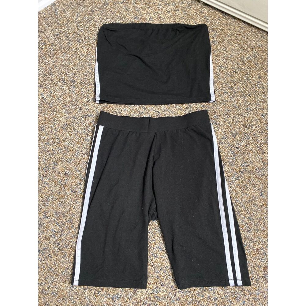 Woman's Black and White Two Piece Set Size Medium